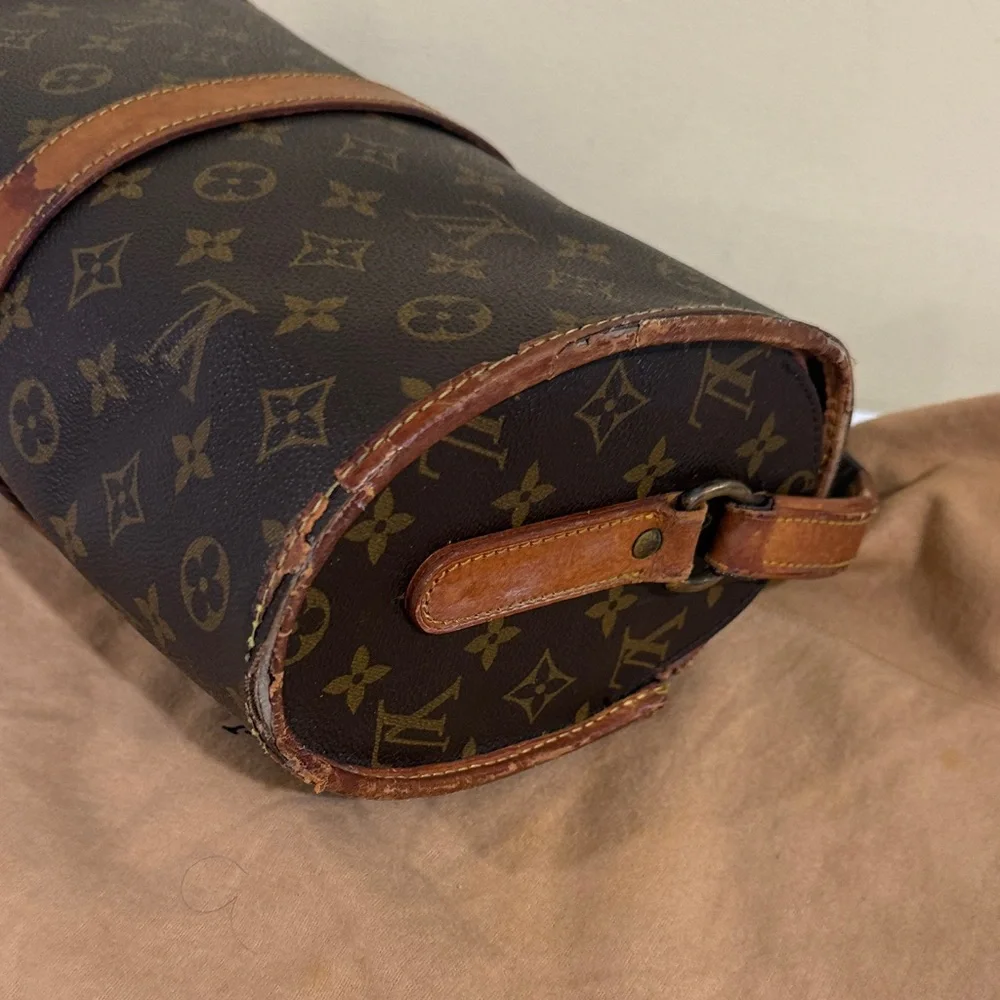 Authentic Louis Vuitton Monogram Marne Louis Vuitton handbag (Model No. M51369)